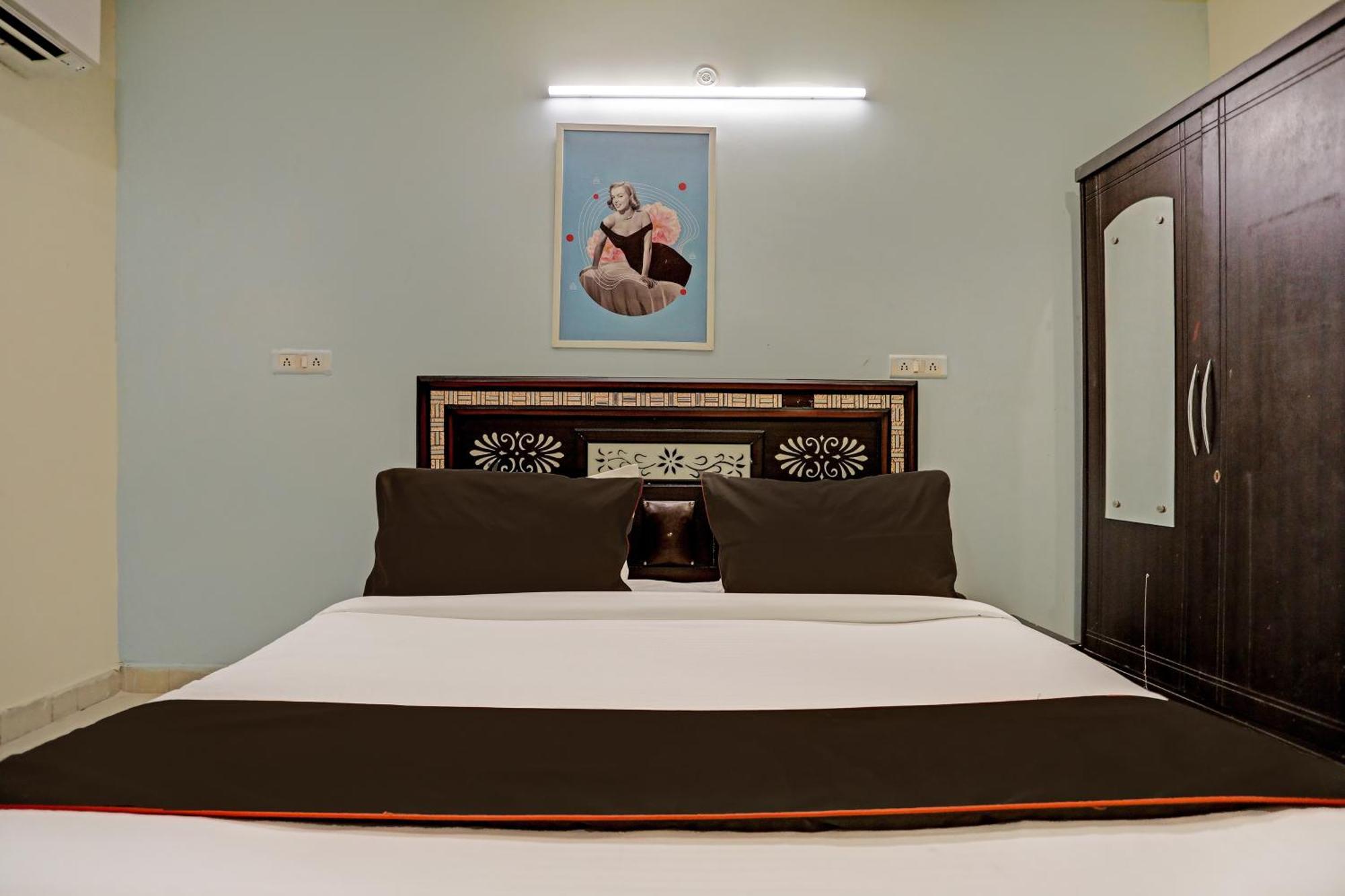 O The Crown Hotel 3*